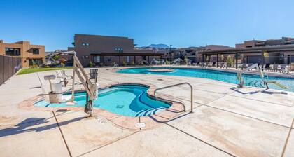 Desert Oasis at The Ledges *Resort Amenities Included!*