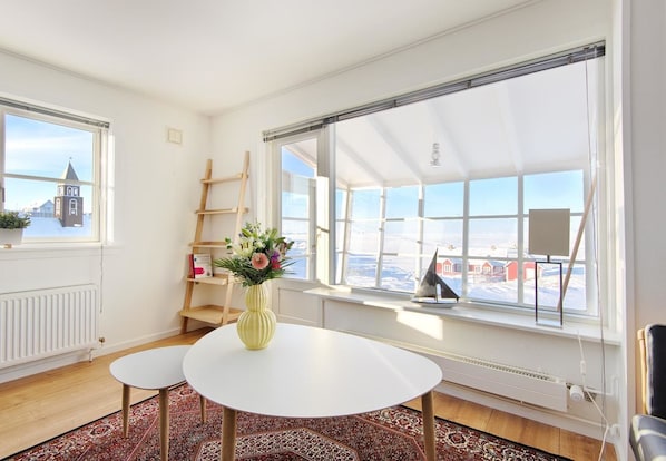 Deluxe Villa, 3 Bedrooms | Living area