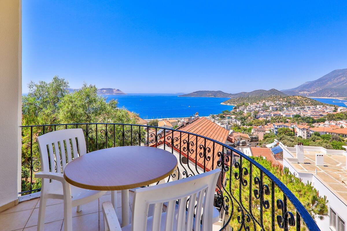 Apartment, 3 Bedrooms, Sea View | Balcony