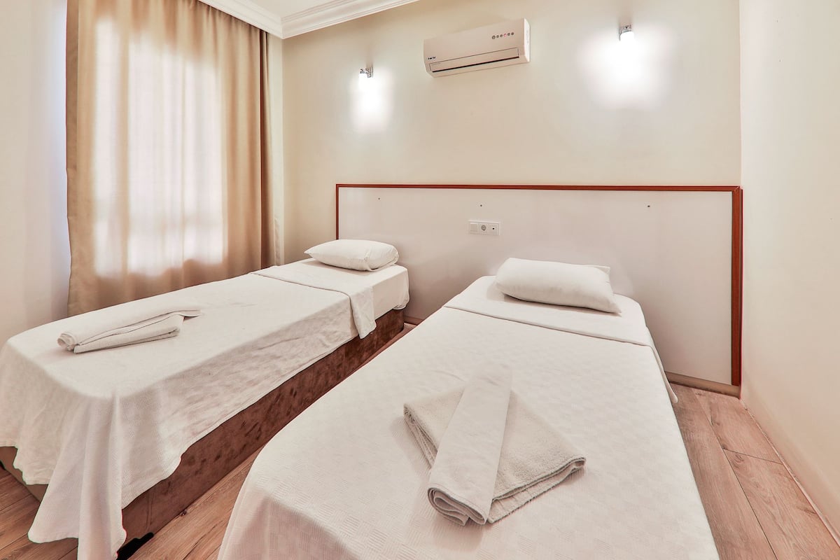 Deluxe Apartment, 2 Bedrooms, Sea View | Soundproofing, iron/ironing board, free WiFi