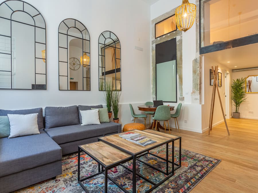 City Loft, 1 Queen Bed (Nickel Artist Atelier) | Living area | 42-inch Smart TV with cable channels, TV, Netflix