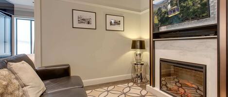 Téléviseur, foyer, bureau