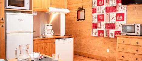 Kühlschrank, Mikrowelle, Geschirrspüler