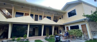 Laguno Bed and Breakfast