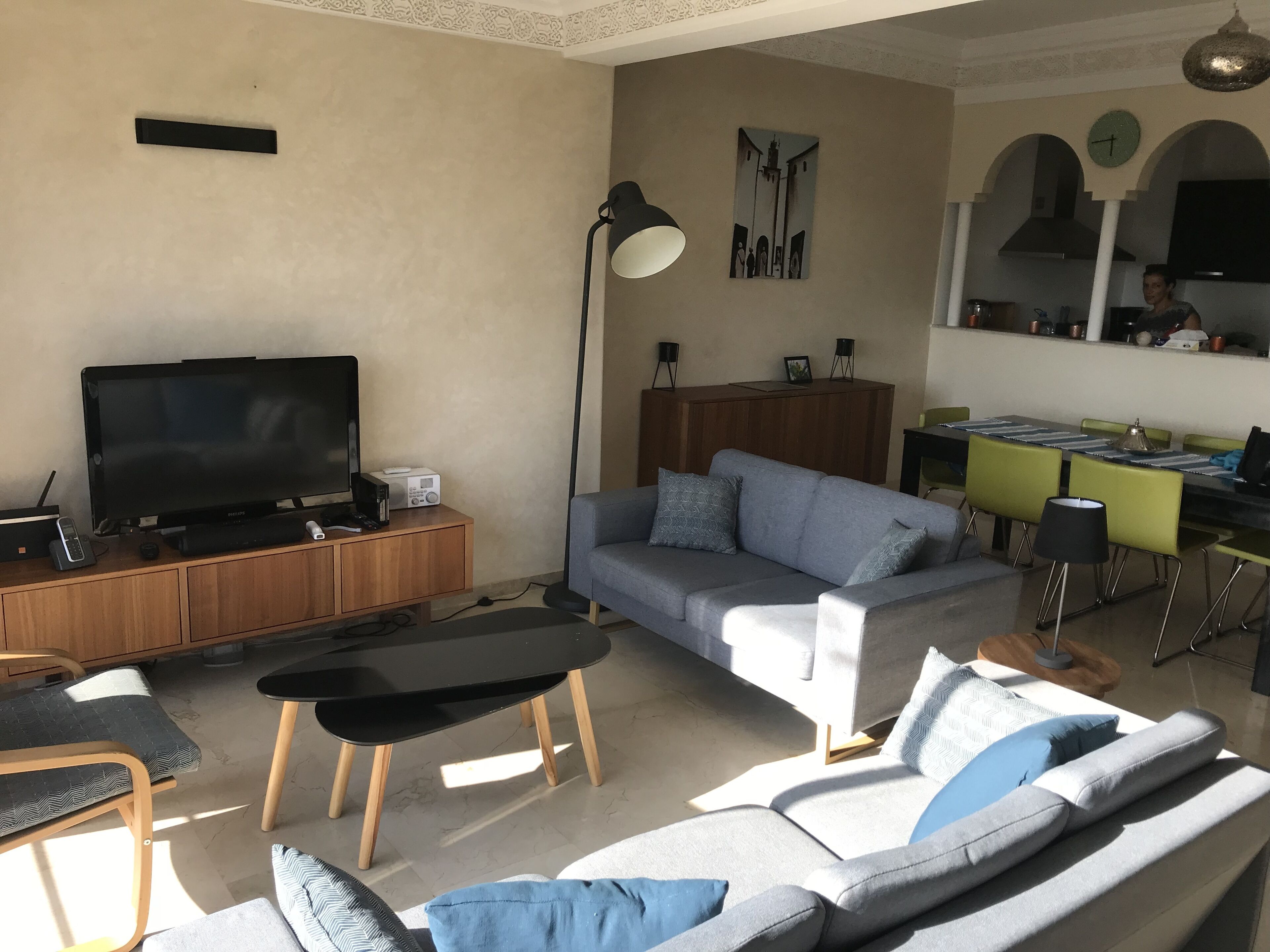 Télévision, jeux vidéo, livres, chaîne hi-fi