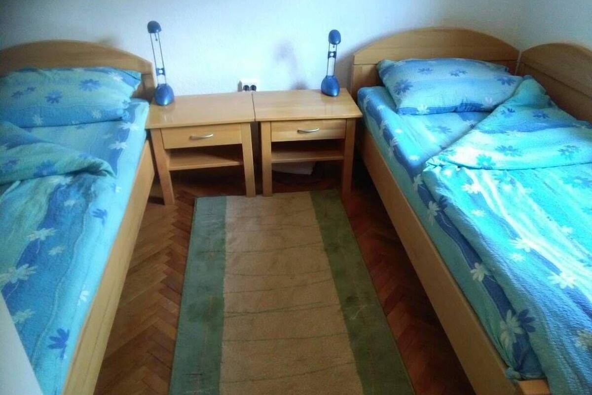 Doppel- oder Zweibettzimmer, Gemeinschaftsbad