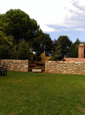 Property grounds - Padruno 3 apartments for 2/4 people (Alfoz de Lloredo)