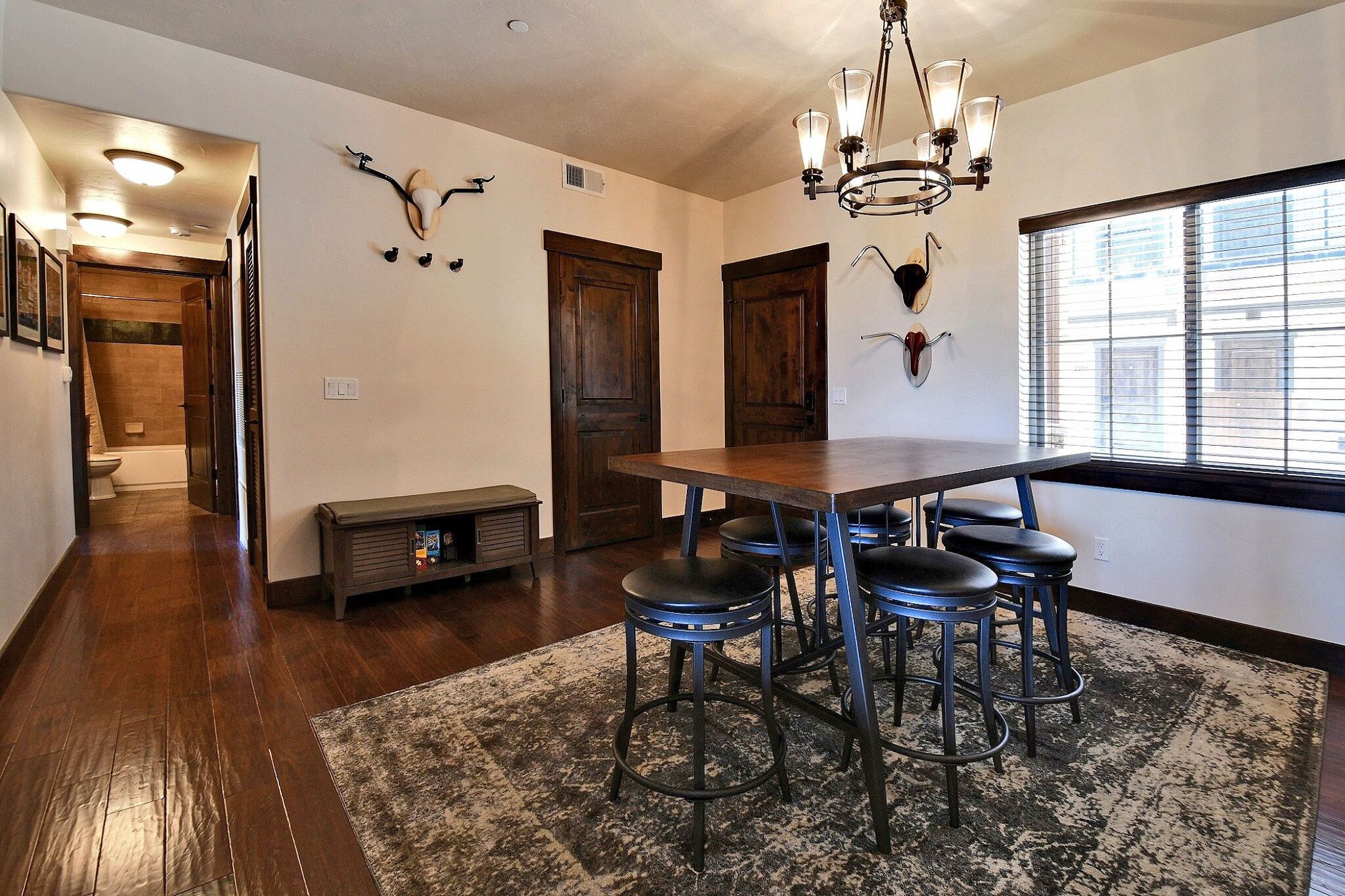 Newest built condos in Bear Hollow, easy access to Ski resorts and freeway