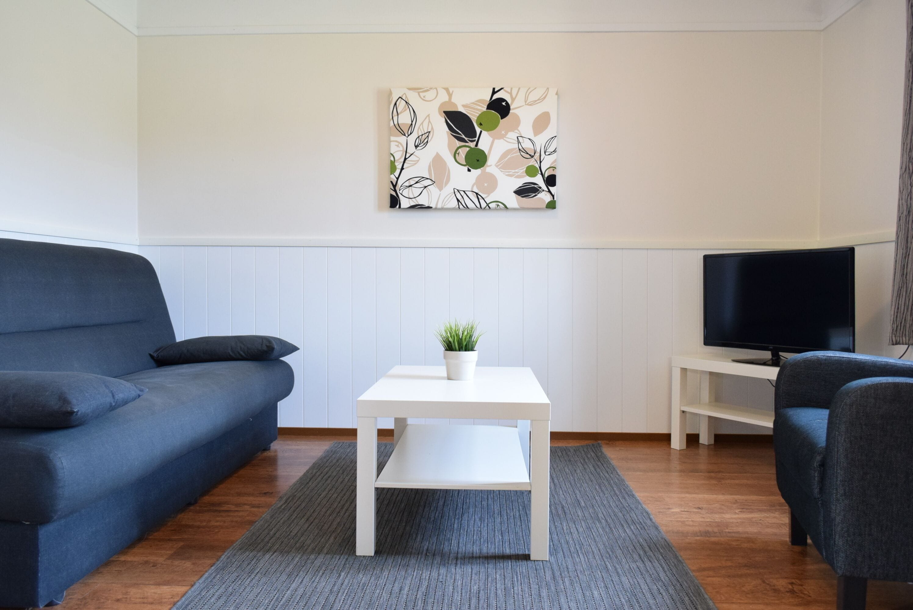 Cottage, 2 Bedrooms (4 Adults) | Living room