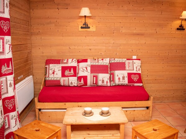 Unclassified image, 1 of 19, button