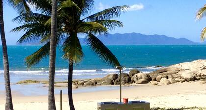 Golden Sands Beach House, Rose Bay, Bowen