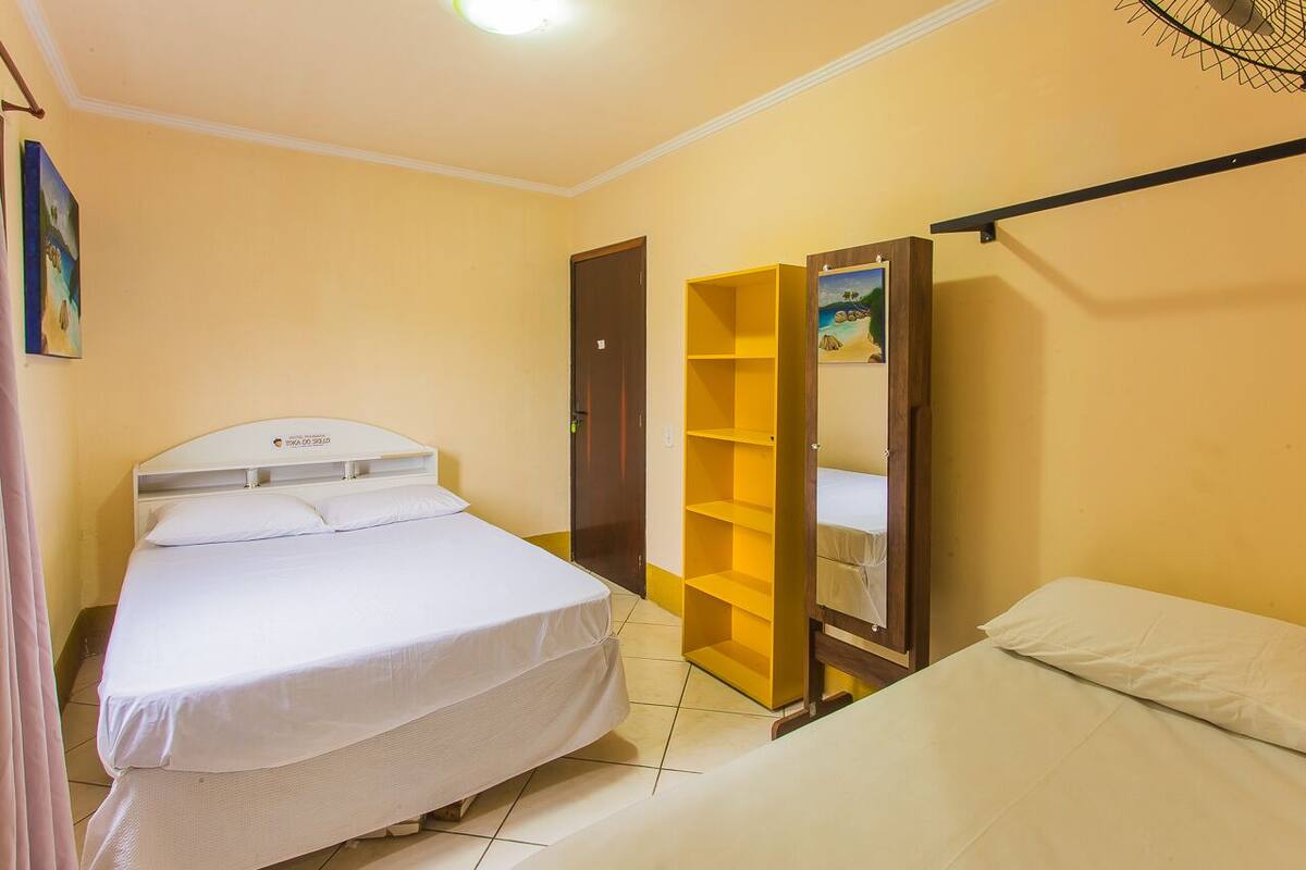 Free WiFi, bed sheets