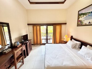 Soundproofing, free WiFi - Hotel Segara Agung (Denpasar)