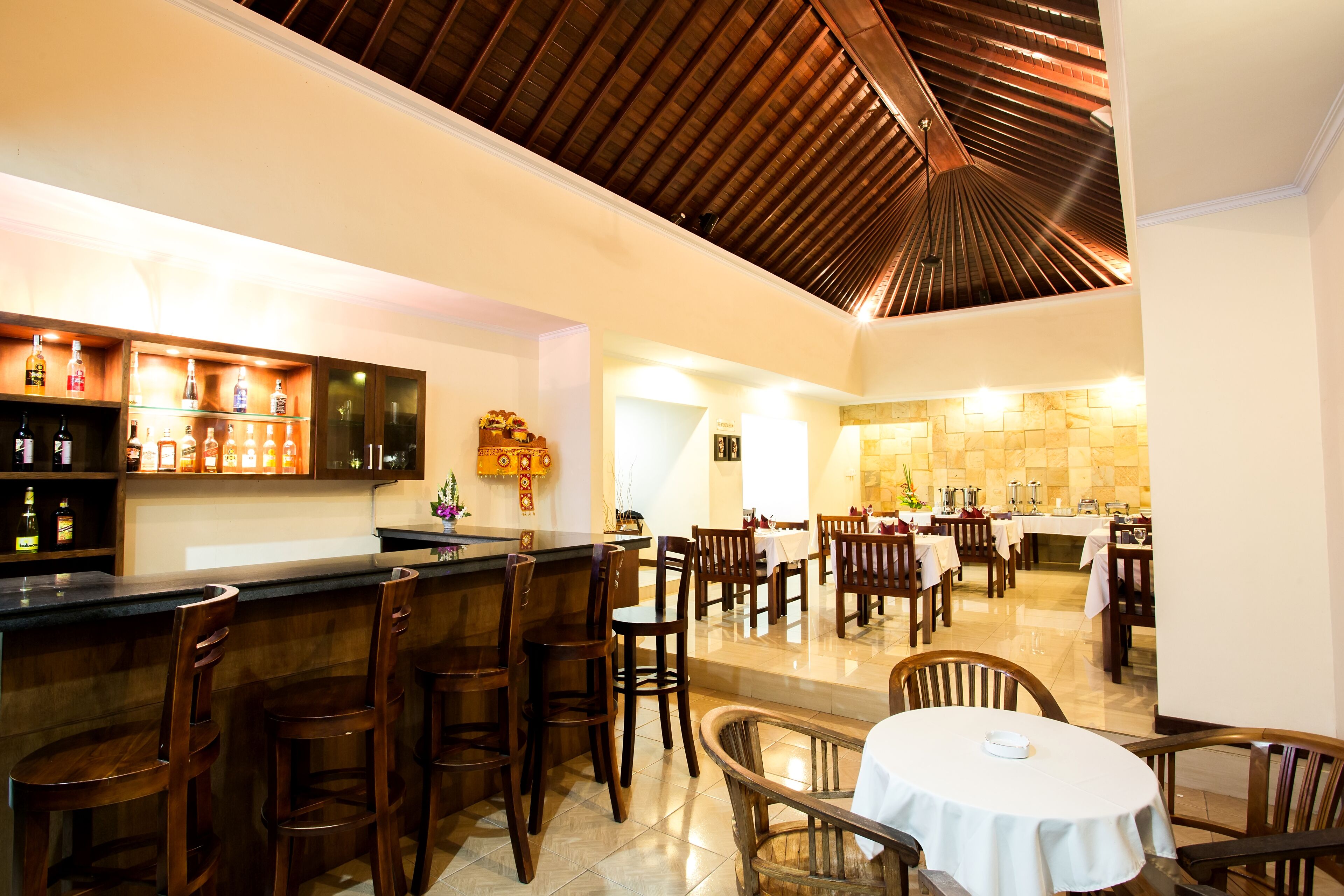 Breakfast, lunch and dinner served