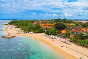 Una playa cerca