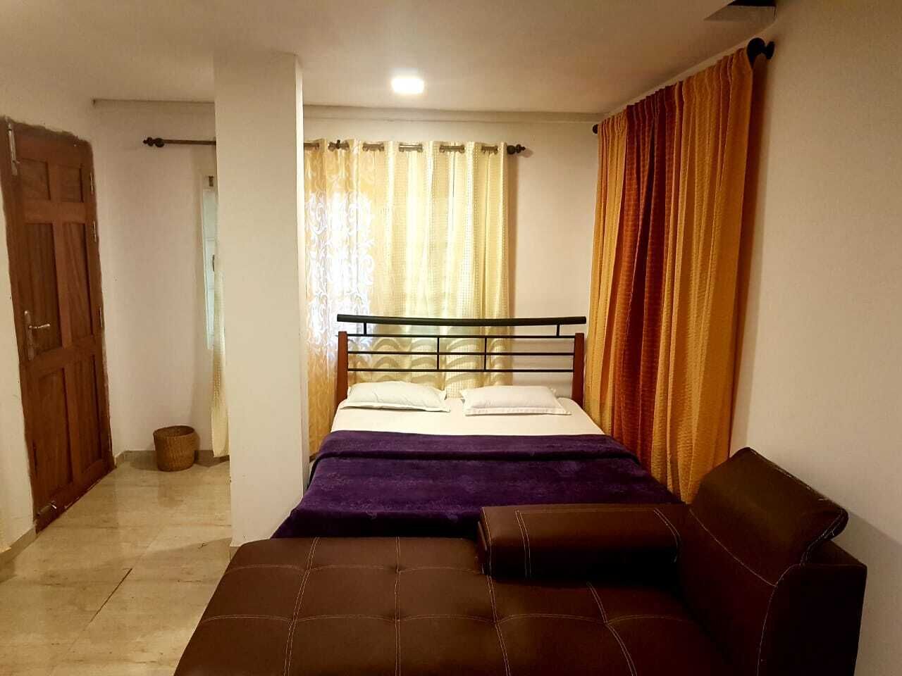 3 室のベッドルーム、アイロン / アイロン台、WiFi (無料)、ベッドシーツ