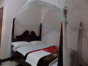 Habitación doble | Escritorio, espacio para trabajar con laptop y wifi gratis 