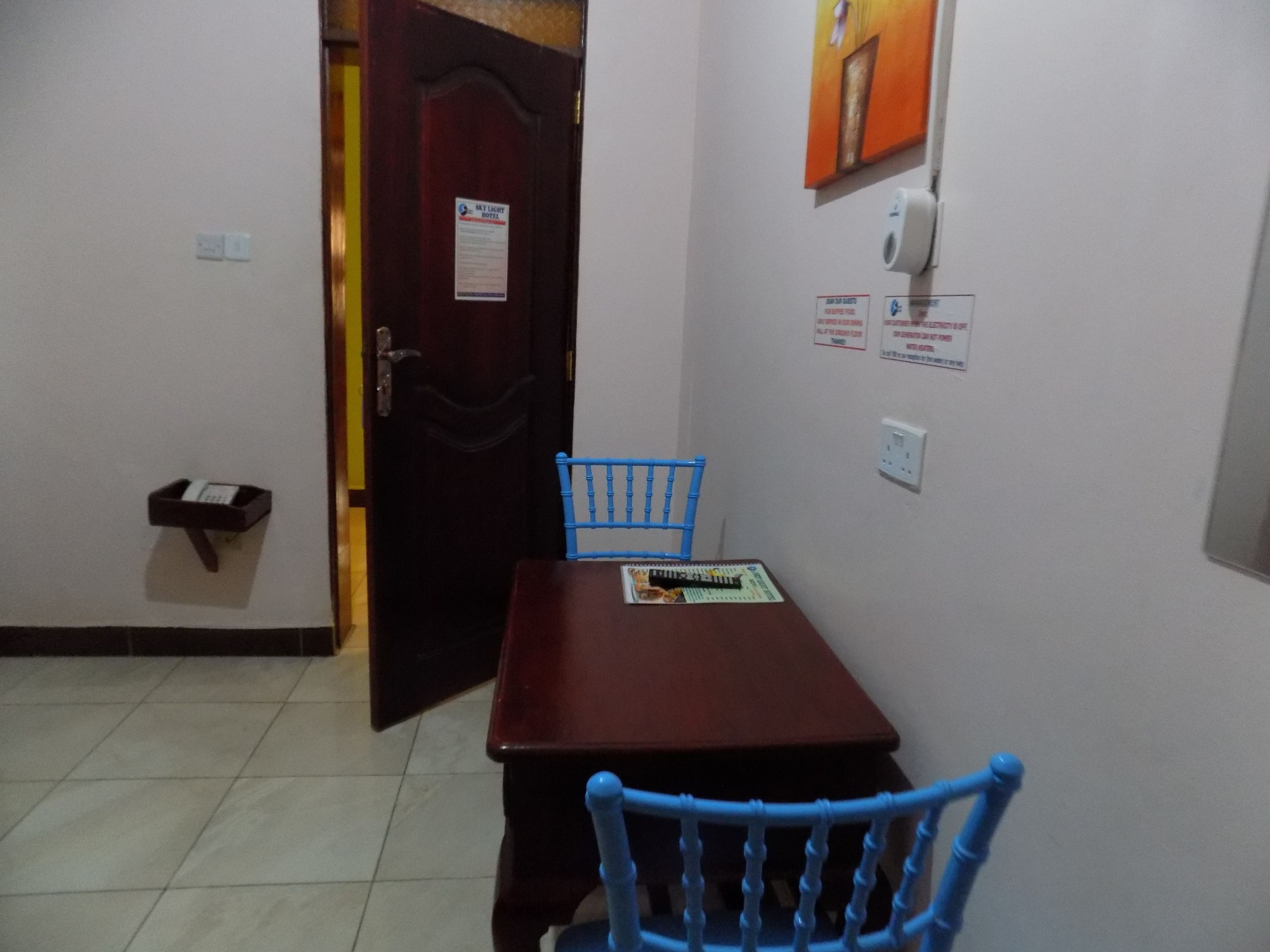 Breakfast, lunch, dinner served; local and international cuisine 