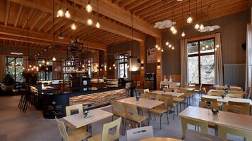 Free daily breakfast