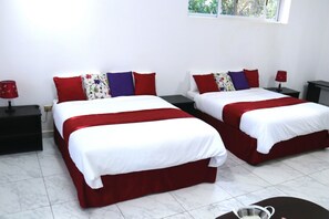 Deluxe Twin Room | Desk, blackout curtains, soundproofing, free WiFi - The Shoebill Nest (Kampala)