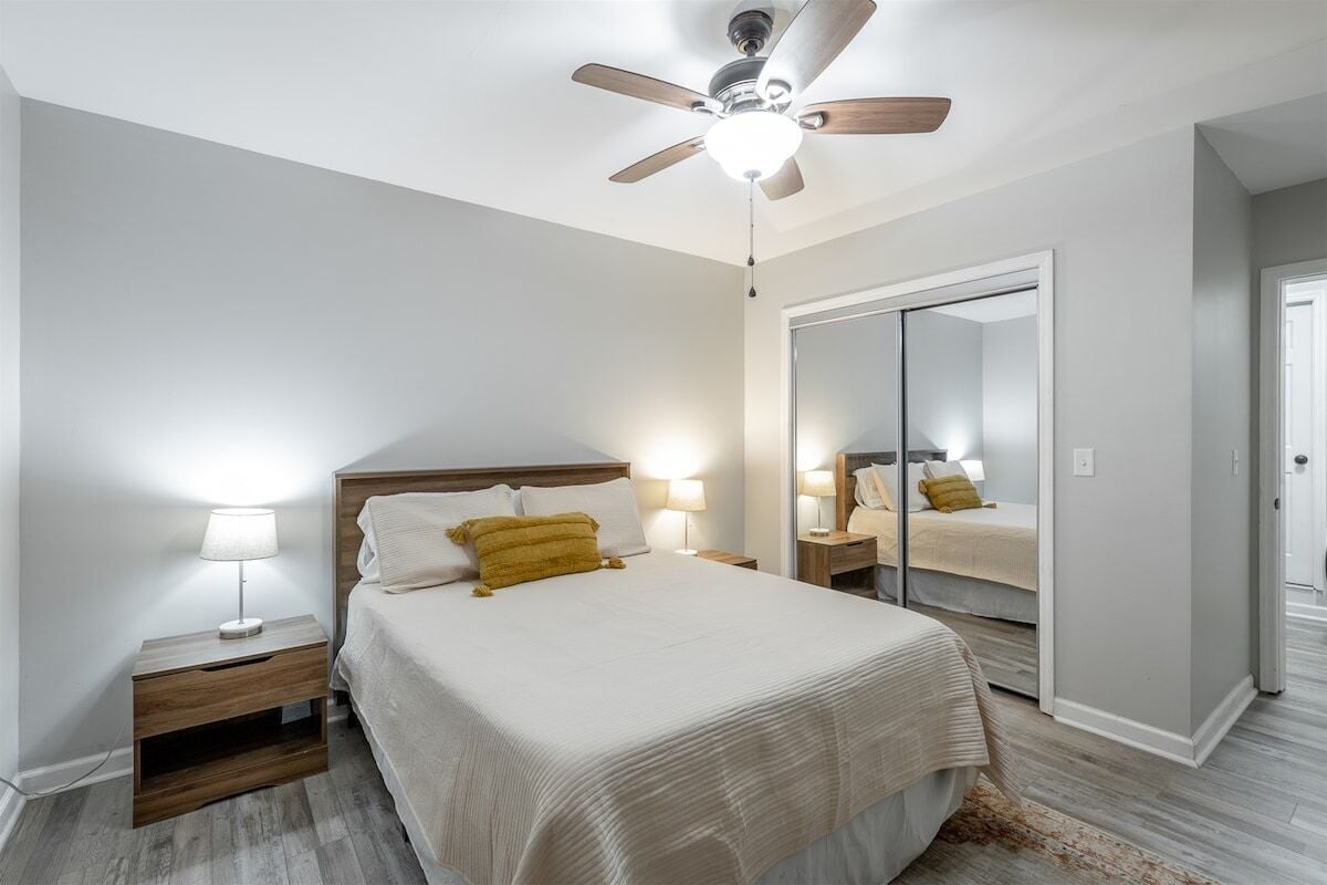 2 soverom, strykejern/-brett, wi-fi (inkludert) og sengetøy