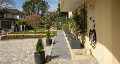 Sonnige und ruhige Wohnung in Zürich, 20 Minuten vom Stadtzentrum entfernt.