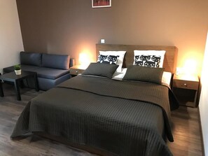 Down duvets, in-room safe, individually decorated - Villa Rubčić Rooms & Pansion (Rakovica)