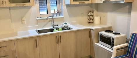 Fridge, oven