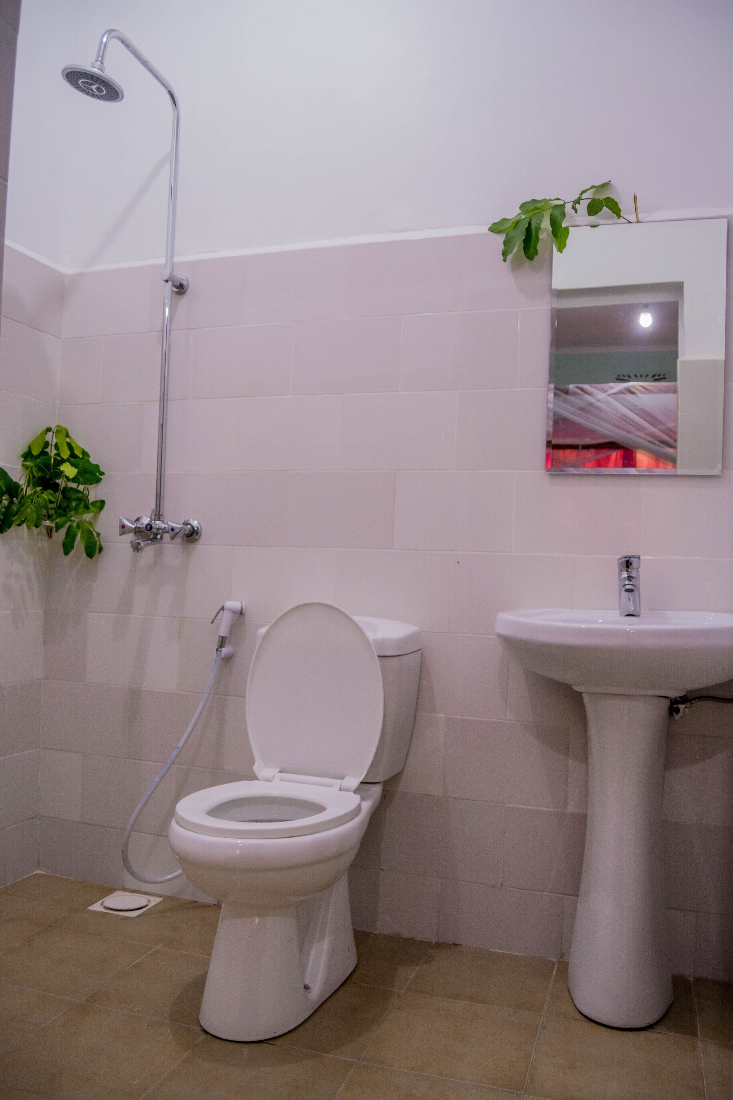 Shower, free toiletries, towels, soap