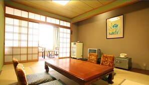 Japanese style Room for 1-6 Guests, Smoking | Desk, soundproofing - Hotel Ikaho Ginsui (Shibukawa)