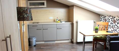 Standard Apartment | Private kitchenette