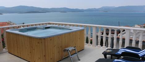 Bain à remous extérieur