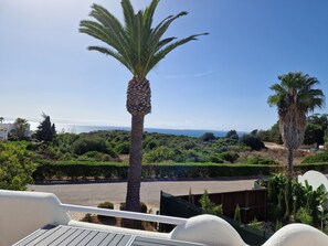Terrace/patio - Sun terrace with beautiful sea views, 4 beautiful beaches, quiet location (Ferragudo)