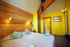 Super King or Twin Room (Moelwyn Bach)