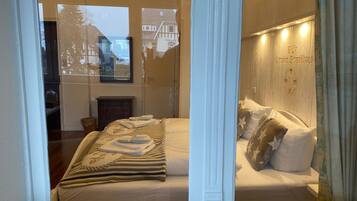 Deluxe-Suite Meer und Schiffe sehen | 1 bedroom, premium bedding, individually decorated