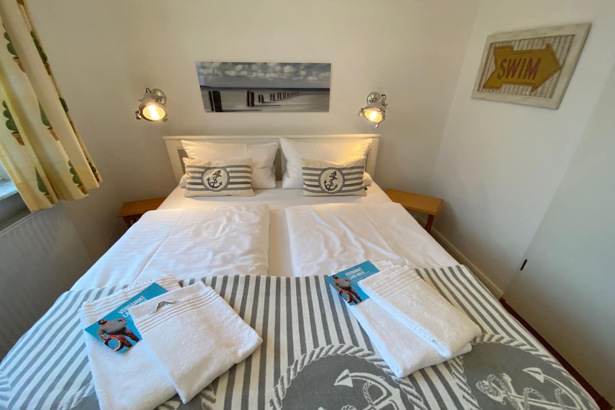 Doppelzimmer für verliebte Seeleute | 1 slaapkamer, luxe beddengoed, individueel gedecoreerd