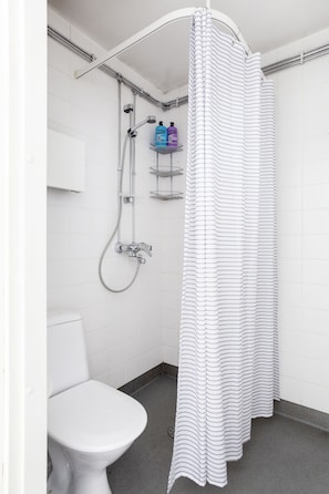 Comfort Studio | Bathroom