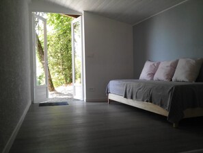 Quadruple Room | Living area