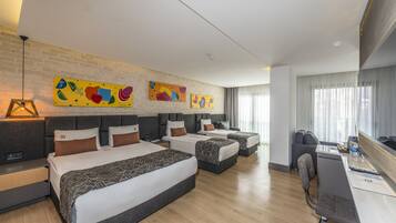 Suite | Minibar, in-room safe, desk, soundproofing