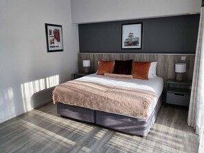 Superior Double Room, 1 King Bed | Premium bedding, down comforters, pillowtop beds, in-room safe