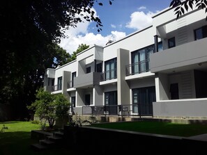Exterior - La Orchard Hotel (Johannesburg)