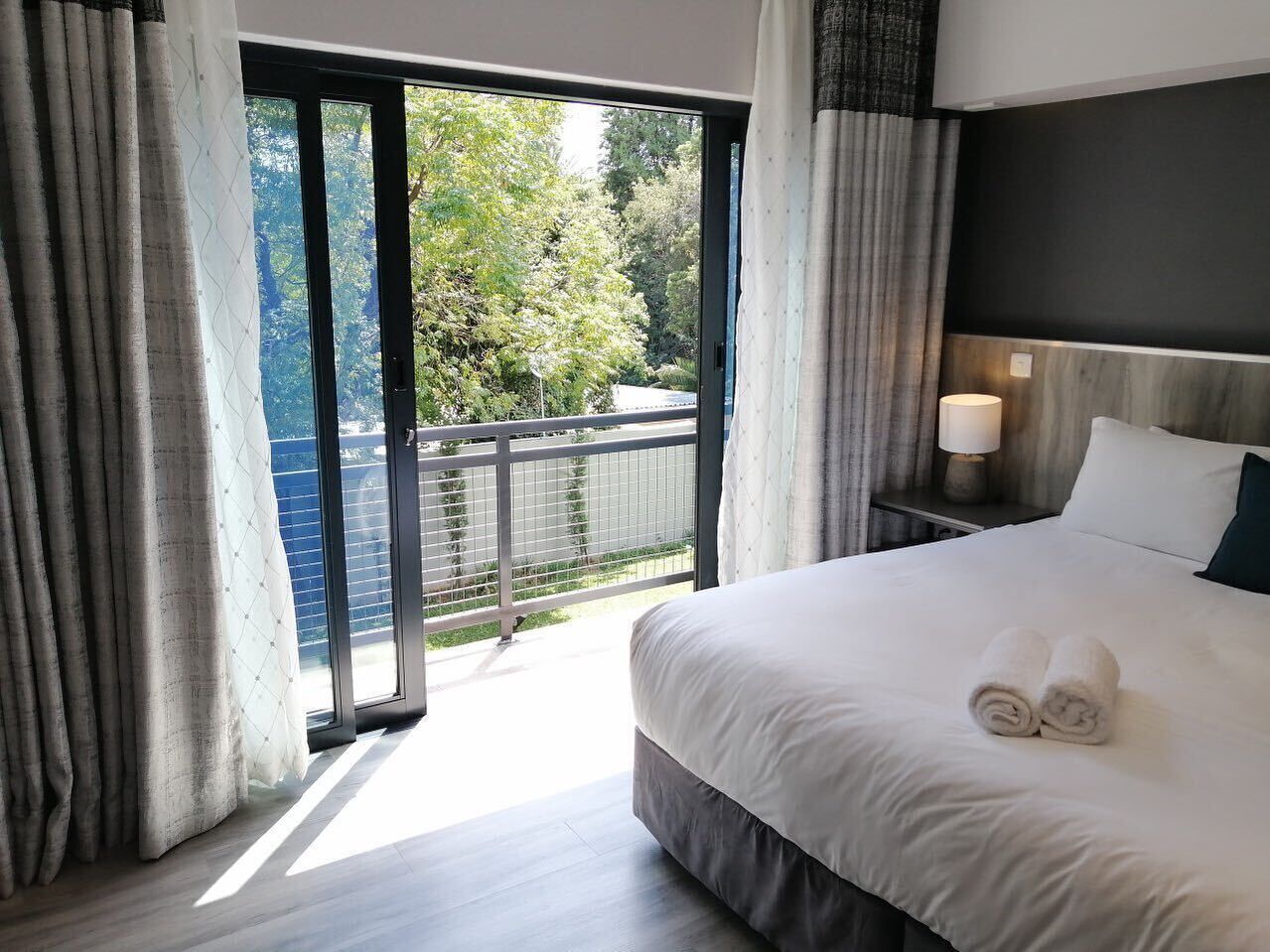 Ropa de cama de alta calidad, edredón y camas con pillow-top 