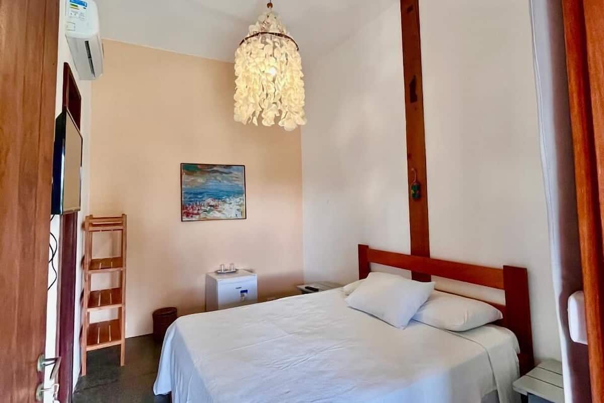 Minibar, cortinas blackout, wifi gratis y ropa de cama