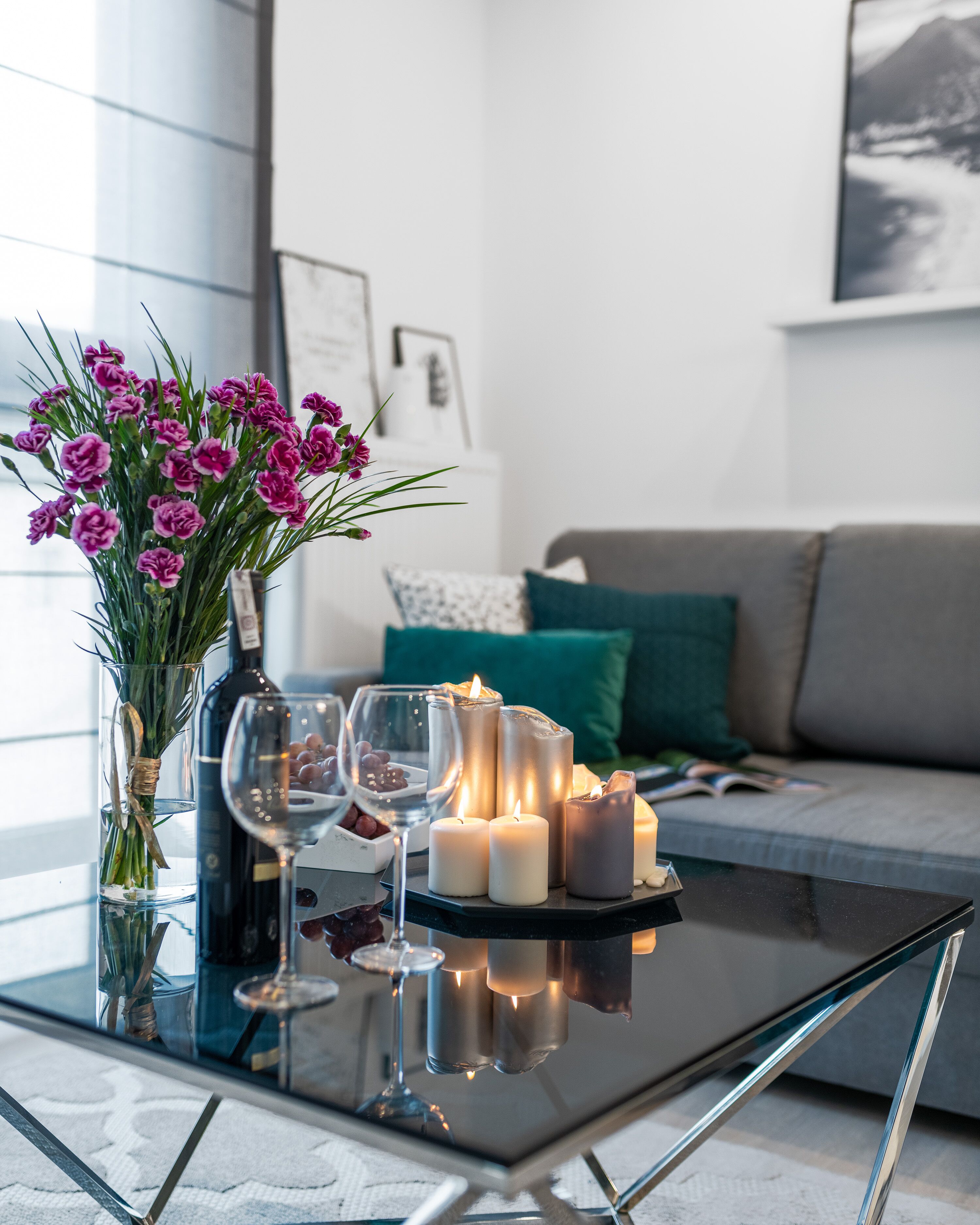 Business Apartment | Living room | Flat-screen TV