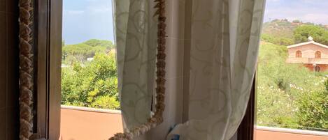 シャワー、ヘアドライヤー、ビデ、タオル