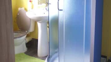 Double Room - floor fan room | Bathroom | Shower, rainfall showerhead, towels, soap