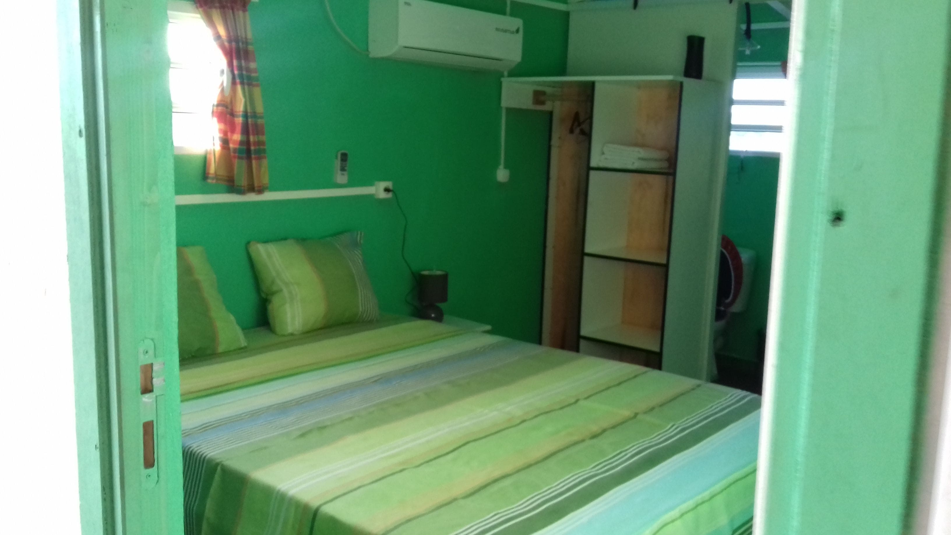 Economy Double Room - air-conditioned room | 特色家居、笔记本电脑工作区、遮光窗帘