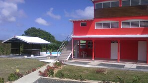 BBQ/picnic area - Locations Plus (Port-Louis)