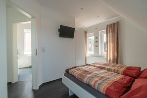Nhà, 3 phòng ngủ | 3 phòng ngủ, bàn ủi/dụng cụ ủi quần áo 