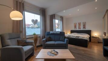 House, 3 Bedrooms | Living area | Flat-screen TV, fireplace, DVD player